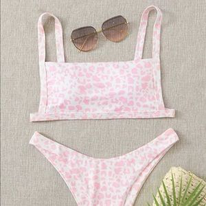 💞pastel pink leopard print bikini top - NWOT